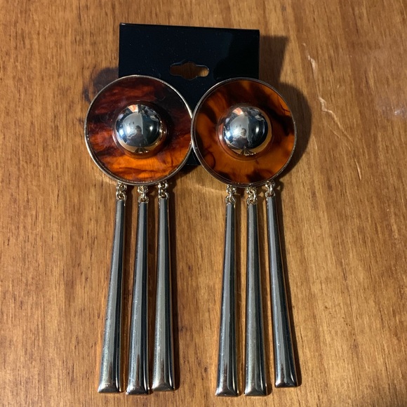 ASOS Tortoiseshell Resign Earrings - Picture 2 of 3